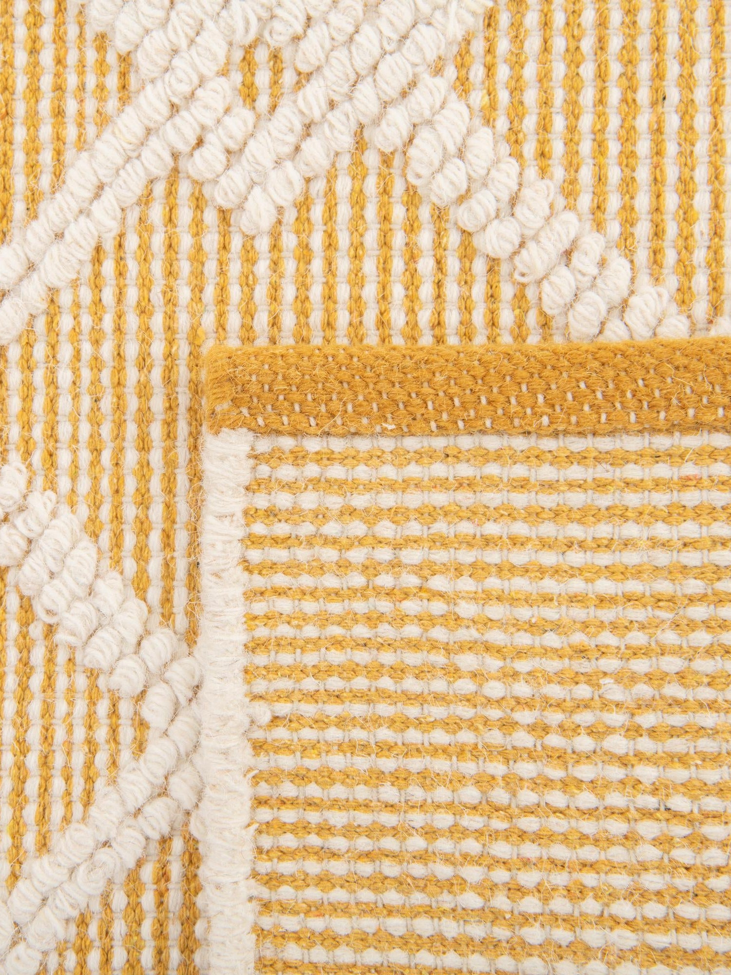 English Daisy 4' 1 x 6' 1 Jill Zarin Dorset Rectangle Area Rug Premium Wool & Cotton Blend All Natural Pile Carpet for Bedrooms, Offices, Living Rooms, Dorms for Sale at Rug Engine