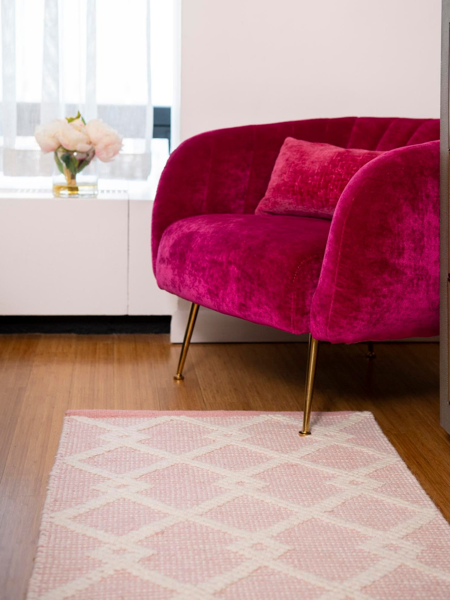 English Rose 2' 7 x 12' Jill Zarin Dorset Runner Area Rug Premium Wool & Cotton Blend All Natural Pile Carpet for Bedrooms, Offices, Living Rooms, Dorms for Sale at Rug Engine