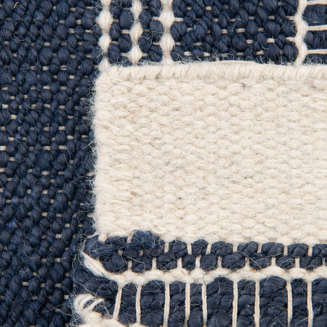 Navy Blue 4' 1 x 6' 1 Lariat Rectangle Rug
