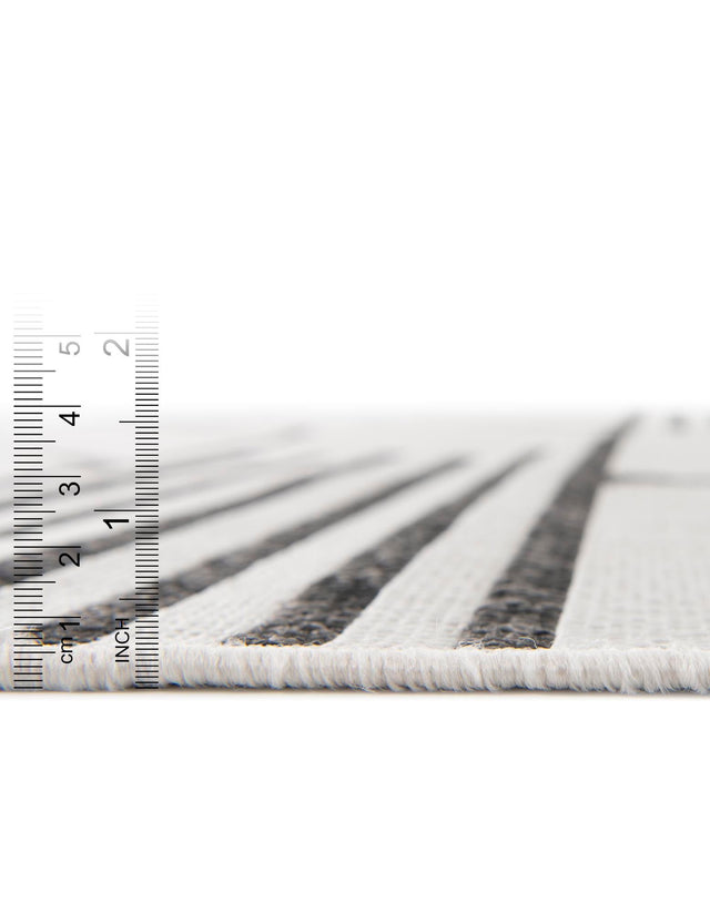 White and Black 3' 1 x 3' 1 Outdoor Modern Round Area Rug Weather Resistant for Patio, Deck, Terrace, Balcony, Porch 100% Polypropylene Modern Outside Carpet for Sale at Rug Engine