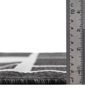Black and White 7' 10 x 7' 10 Outdoor Modern Round Area Rug Weather Resistant for Patio, Deck, Terrace, Balcony, Porch 100% Polypropylene Modern Outside Carpet for Sale at Rug Engine