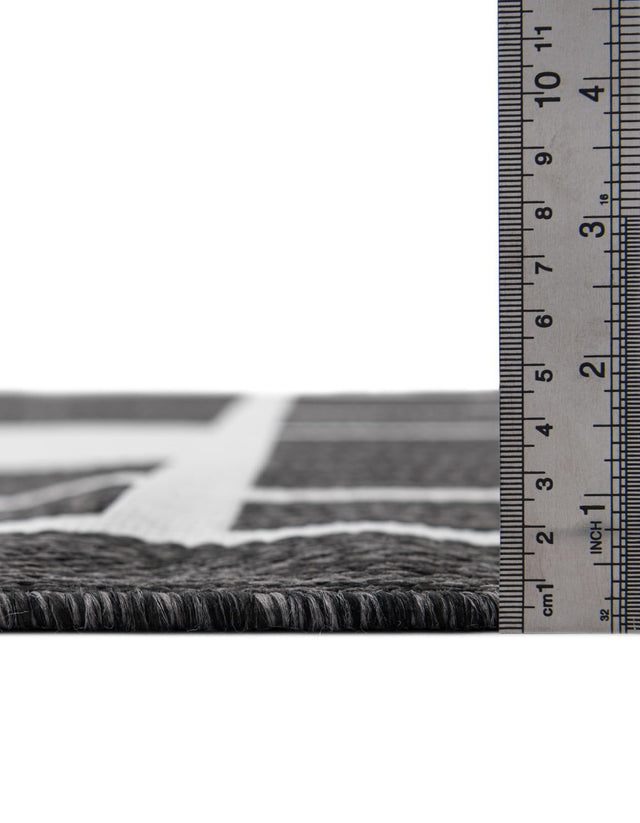 Black and White 7' 10 x 7' 10 Outdoor Modern Round Area Rug Weather Resistant for Patio, Deck, Terrace, Balcony, Porch 100% Polypropylene Modern Outside Carpet for Sale at Rug Engine