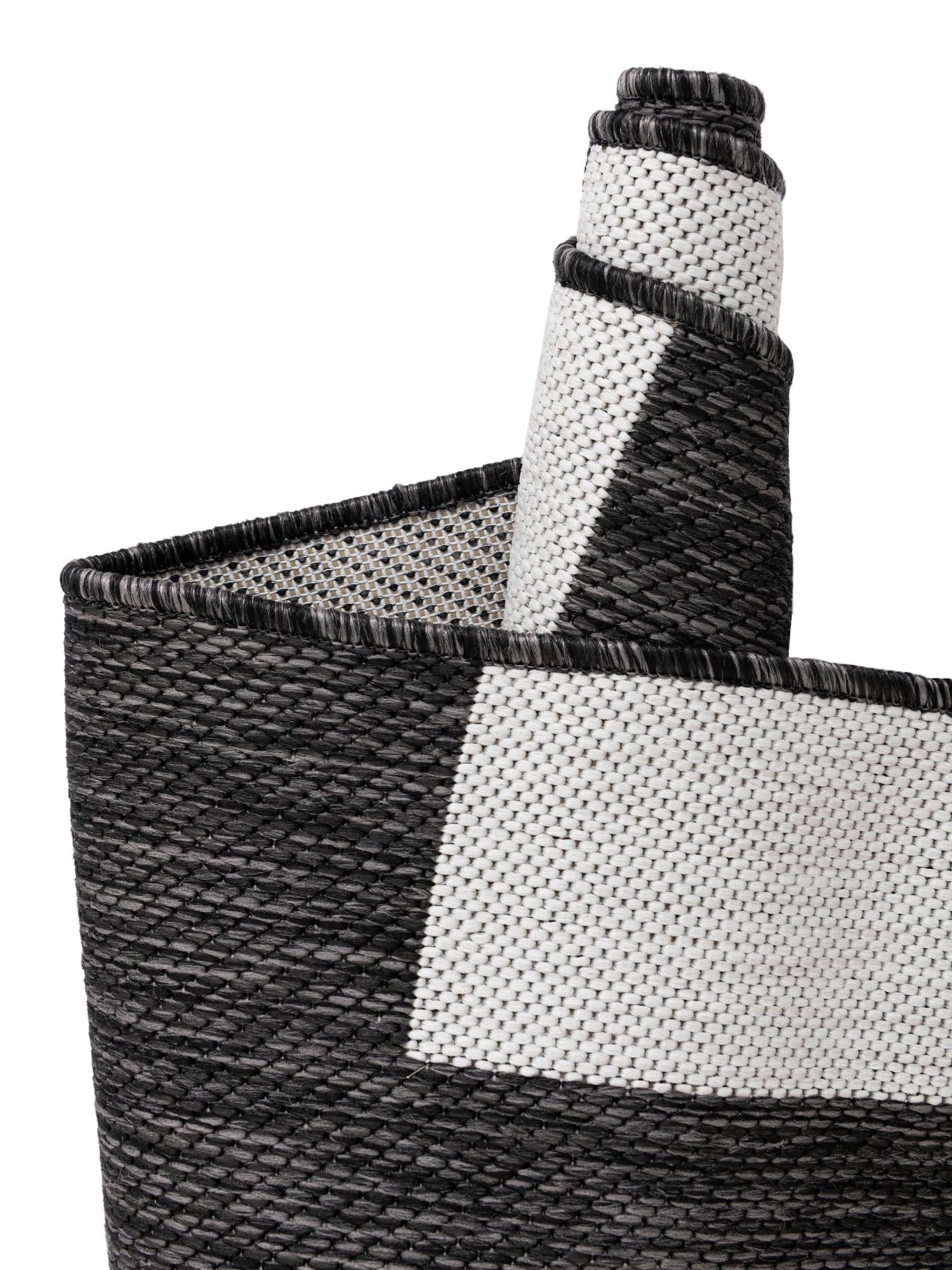 Black and White 7' 10 x 7' 10 Outdoor Modern Round Area Rug Weather Resistant for Patio, Deck, Terrace, Balcony, Porch 100% Polypropylene Modern Outside Carpet for Sale at Rug Engine