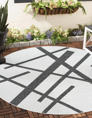 Black and White 6' 1 x 6' 1 Outdoor Modern Round Area Rug Weather Resistant for Patio, Deck, Terrace, Balcony, Porch 100% Polypropylene Modern Outside Carpet for Sale at Rug Engine