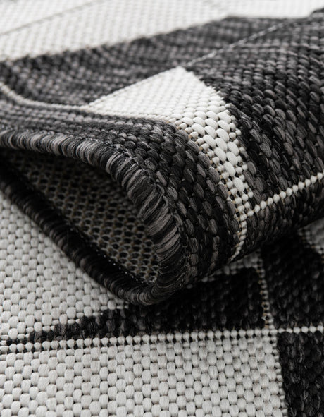 Black and White 12' x 12' Outdoor Modern Round Area Rug Weather Resistant for Patio, Deck, Terrace, Balcony, Porch 100% Polypropylene Modern Outside Carpet for Sale at Rug Engine