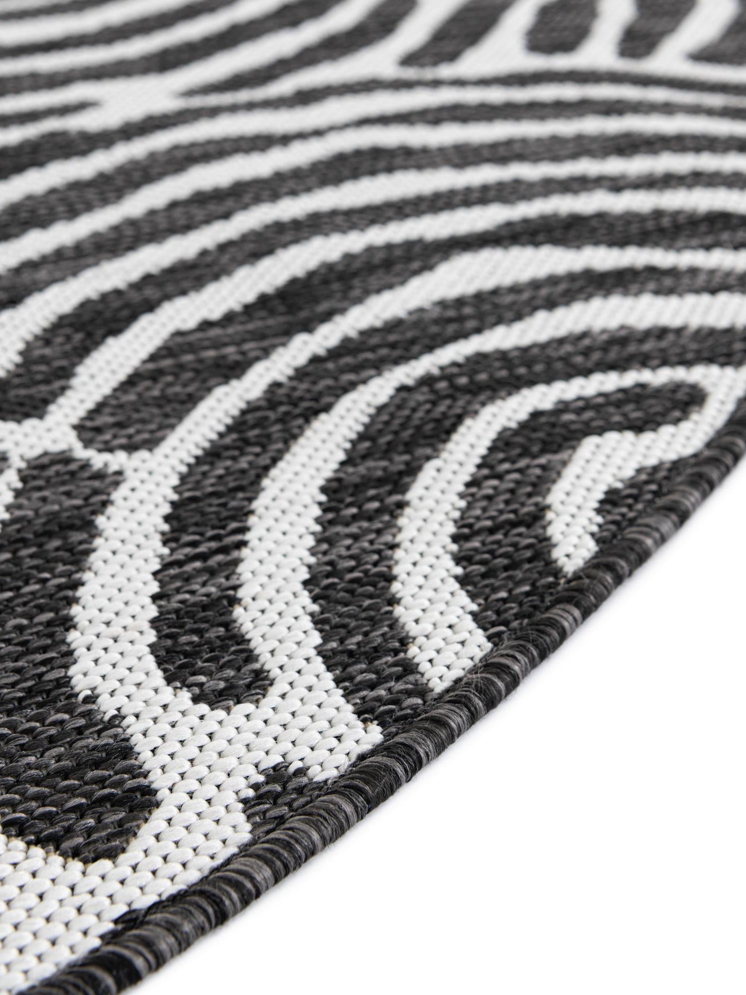Black and White 7' 10 x 7' 10 Outdoor Modern Round Area Rug Weather Resistant for Patio, Deck, Terrace, Balcony, Porch 100% Polypropylene Modern Outside Carpet for Sale at Rug Engine