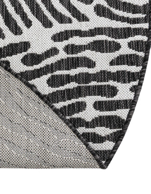 Black and White 6' 1 x 6' 1 Outdoor Modern Round Rug