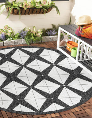 Black and White 4' 1 x 4' 1 Outdoor Modern Round Area Rug Weather Resistant for Patio, Deck, Terrace, Balcony, Porch 100% Polypropylene Modern Outside Carpet for Sale at Rug Engine