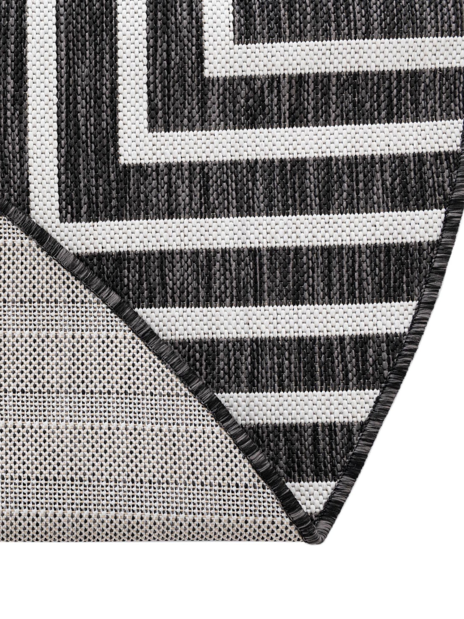 Black and White 7' 10 x 7' 10 Outdoor Modern Round Area Rug Weather Resistant for Patio, Deck, Terrace, Balcony, Porch 100% Polypropylene Modern Outside Carpet for Sale at Rug Engine