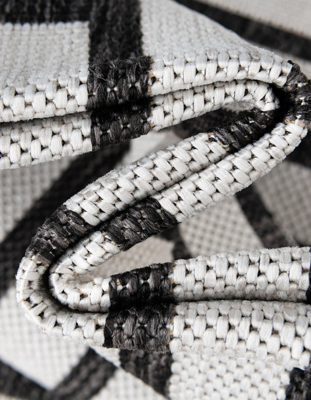 White and Black 7' 1 x 10' Outdoor Modern Rectangle Rug