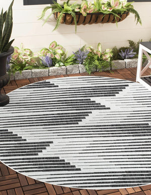 Black and White 6' 1 x 6' 1 Outdoor Modern Round Area Rug Weather Resistant for Patio, Deck, Terrace, Balcony, Porch 100% Polypropylene Modern Outside Carpet for Sale at Rug Engine