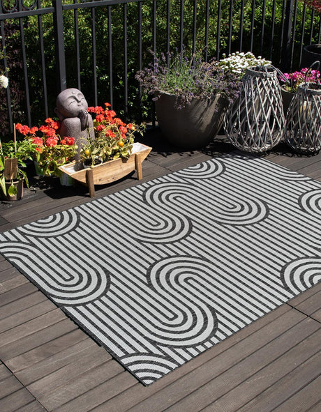 Black and White 9' x 12' Outdoor Modern Rectangle Rug