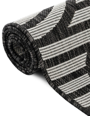 Black and White 6' 1 x 6' 1 Outdoor Modern Round Area Rug Weather Resistant for Patio, Deck, Terrace, Balcony, Porch 100% Polypropylene Modern Outside Carpet for Sale at Rug Engine