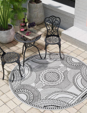 White and Black 6' 1 x 6' 1 Outdoor Traditional Round Area Rug Weather Resistant for Patio, Deck, Terrace, Balcony, Porch Classical Design Outside Carpet for Sale at Rug Engine