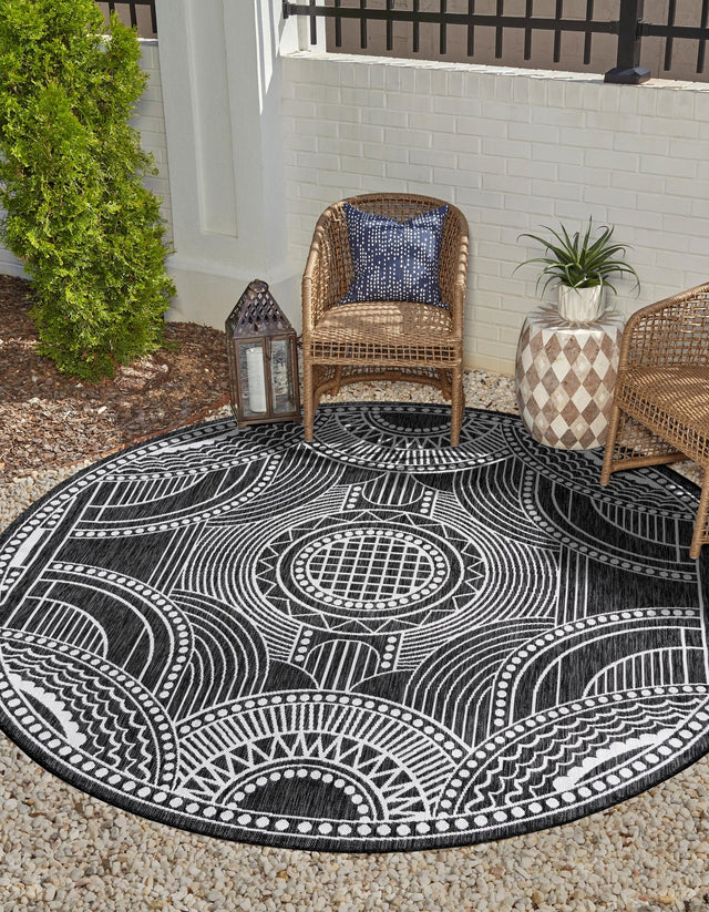 Black and White 6' 1 x 6' 1 Outdoor Traditional Round Area Rug Weather Resistant for Patio, Deck, Terrace, Balcony, Porch Classical Design Outside Carpet for Sale at Rug Engine