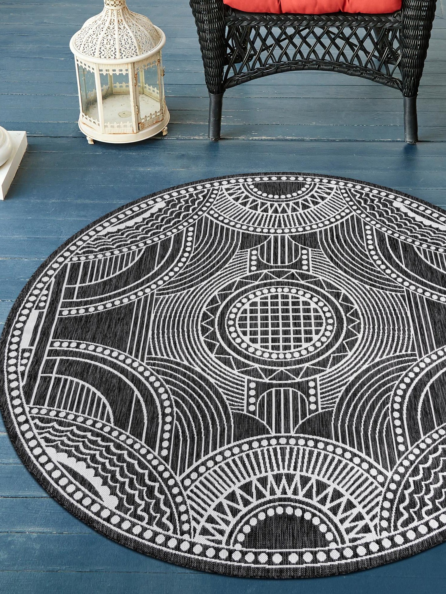 Black and White 4' 1 x 4' 1 Outdoor Traditional Round Area Rug Weather Resistant for Patio, Deck, Terrace, Balcony, Porch Classical Design Outside Carpet for Sale at Rug Engine