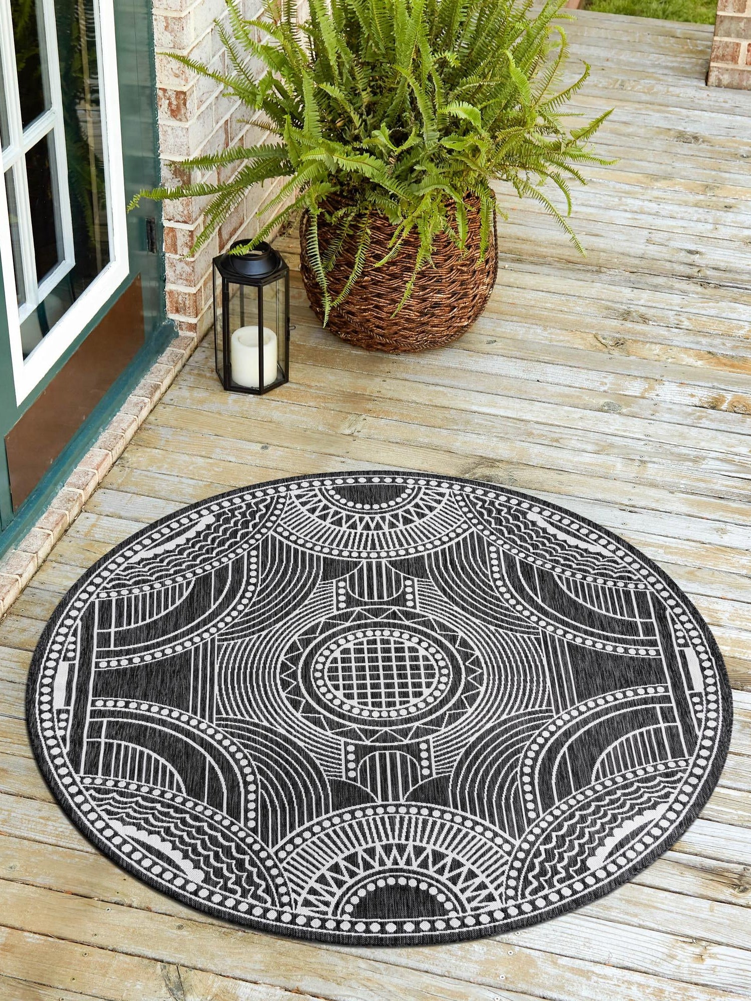 Black and White 3' 1 x 3' 1 Outdoor Traditional Round Area Rug Weather Resistant for Patio, Deck, Terrace, Balcony, Porch Classical Design Outside Carpet for Sale at Rug Engine