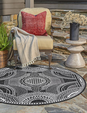 Black and White 4' 1 x 4' 1 Outdoor Traditional Round Area Rug Weather Resistant for Patio, Deck, Terrace, Balcony, Porch Classical Design Outside Carpet for Sale at Rug Engine