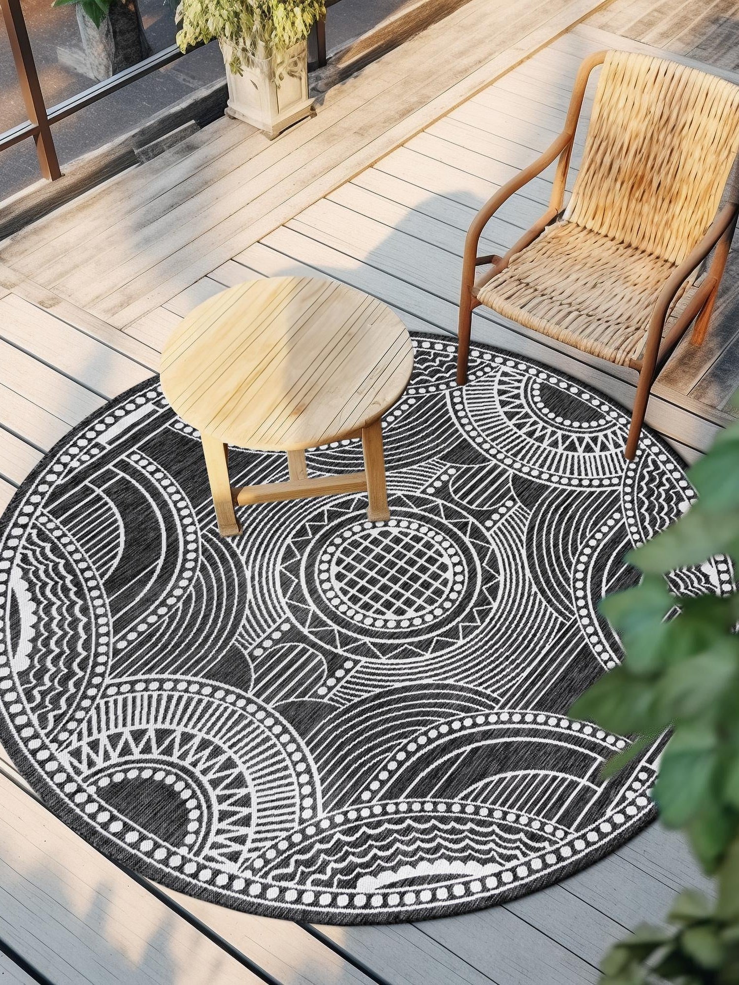 Black and White 6' 1 x 6' 1 Outdoor Traditional Round Area Rug Weather Resistant for Patio, Deck, Terrace, Balcony, Porch Classical Design Outside Carpet for Sale at Rug Engine