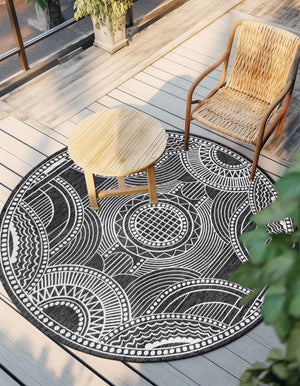 Black and White 4' 1 x 4' 1 Outdoor Traditional Round Area Rug Weather Resistant for Patio, Deck, Terrace, Balcony, Porch Classical Design Outside Carpet for Sale at Rug Engine