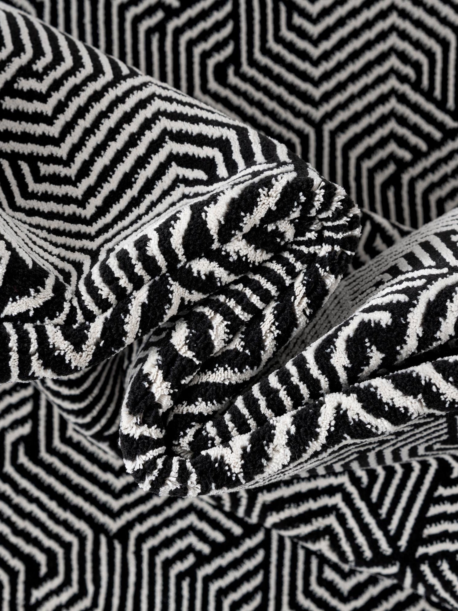 Black and White 2' x 3' 1 Milano Rectangle Area Rug 100% Polyester with Cotton Backing Modern Contemporary Carpet for Home Decor Interior Design for Sale at Rug Engine