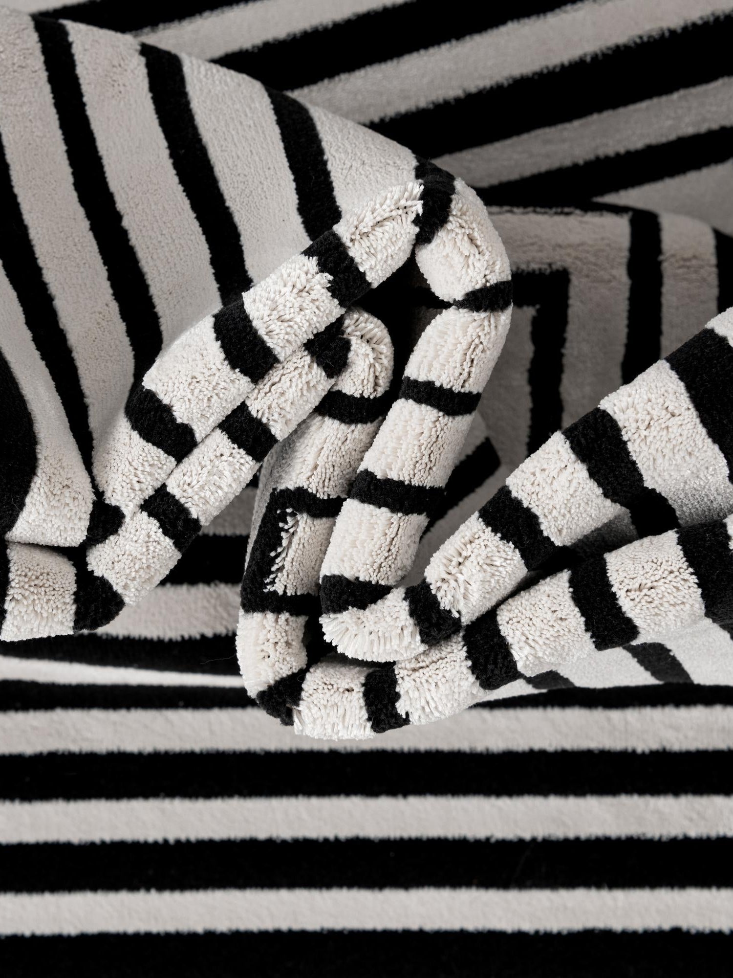 Black and White 2' 7 x 12' Milano Runner Area Rug 100% Polyester with Cotton Backing Modern Contemporary Carpet for Home Decor Interior Design for Sale at Rug Engine