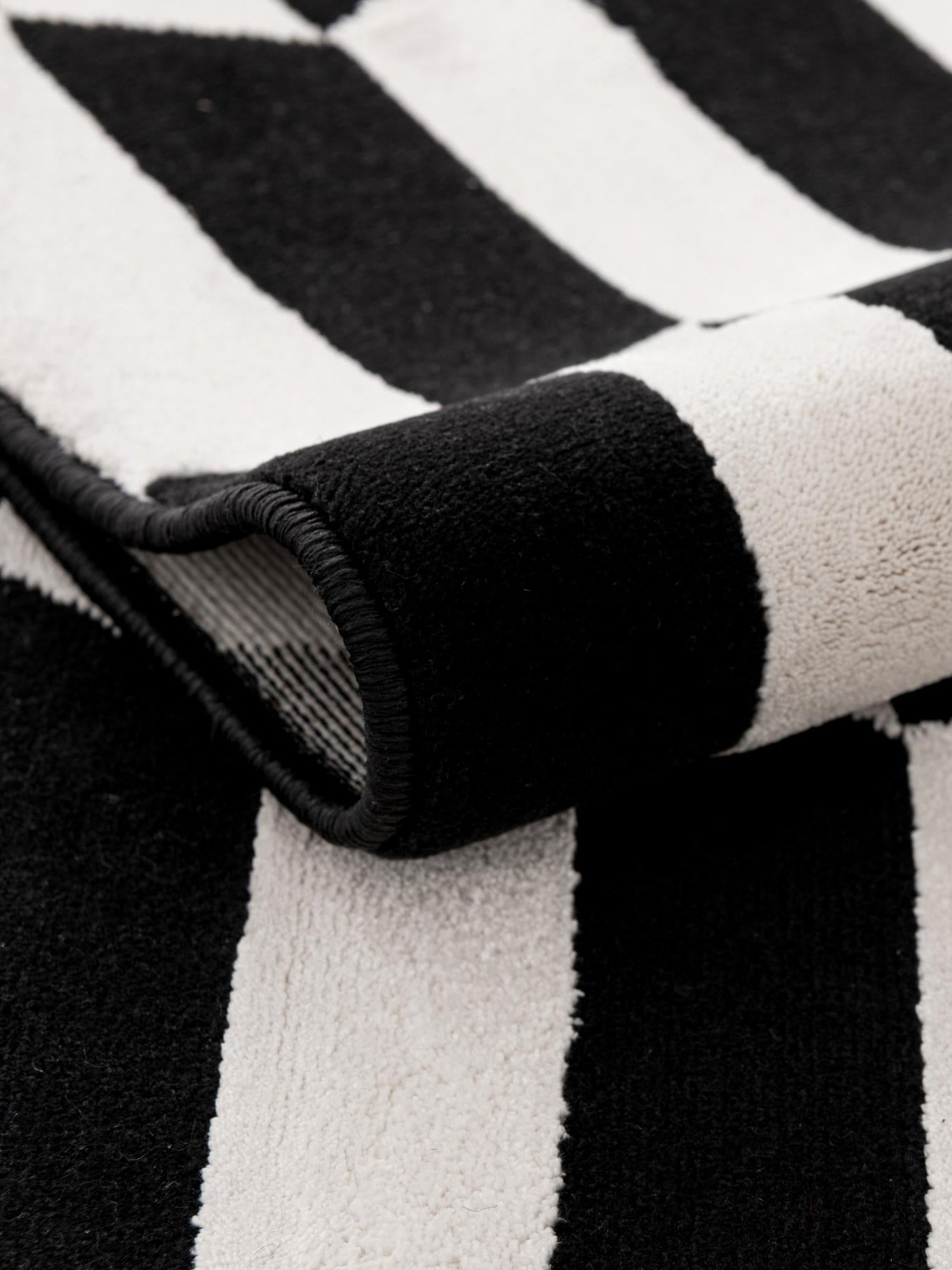 Black and White 2' x 3' 1 Milano Rectangle Area Rug 100% Polyester with Cotton Backing Modern Contemporary Carpet for Home Decor Interior Design for Sale at Rug Engine
