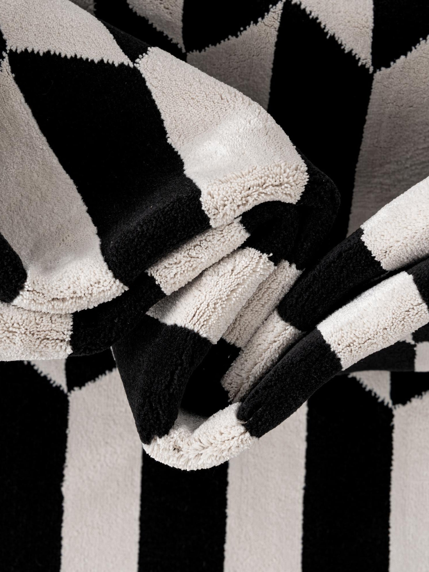 Black and White 10' x 14' 1 Milano Rectangle Area Rug 100% Polyester with Cotton Backing Modern Contemporary Carpet for Home Decor Interior Design for Sale at Rug Engine