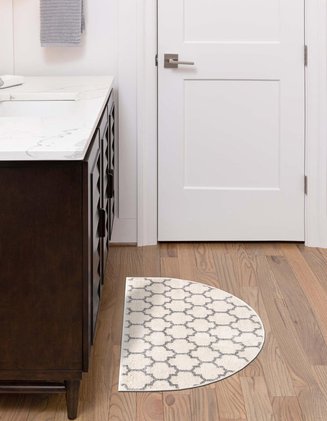 Beige and Gray 2' 7 x 4' 1 Trellis Hearth Area Rug