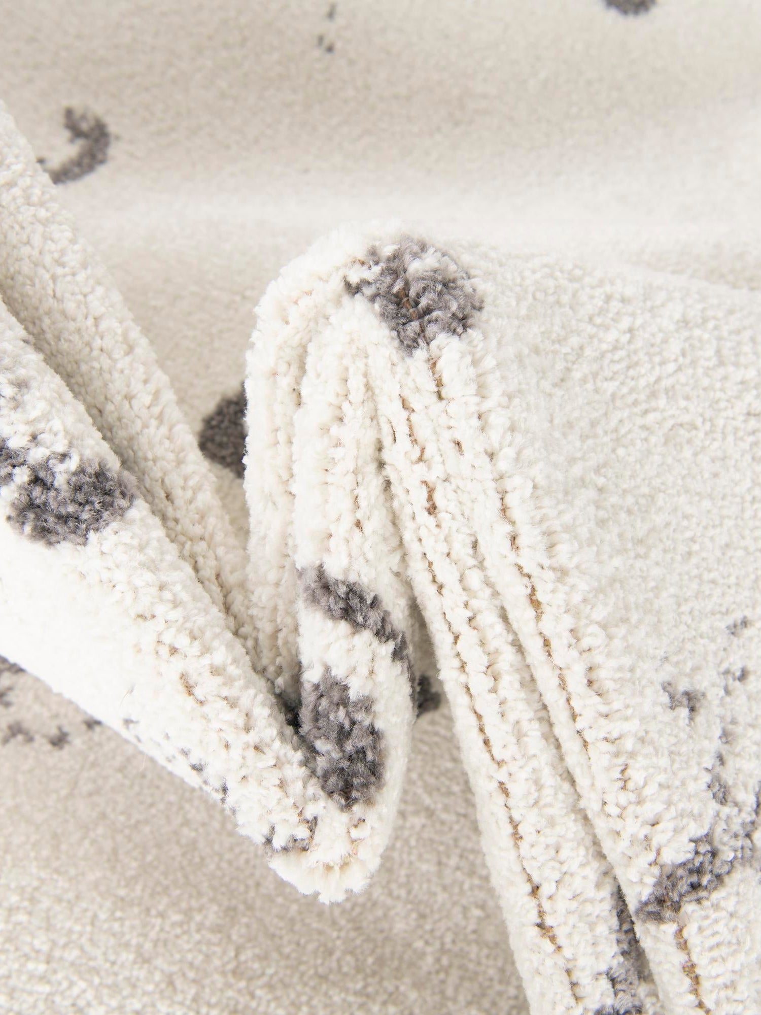 Ivory 5' 3 x 8' Whimsy Kids Rectangle Area Rug for Baby Nursery, Toddler Playroom, Bedrooms