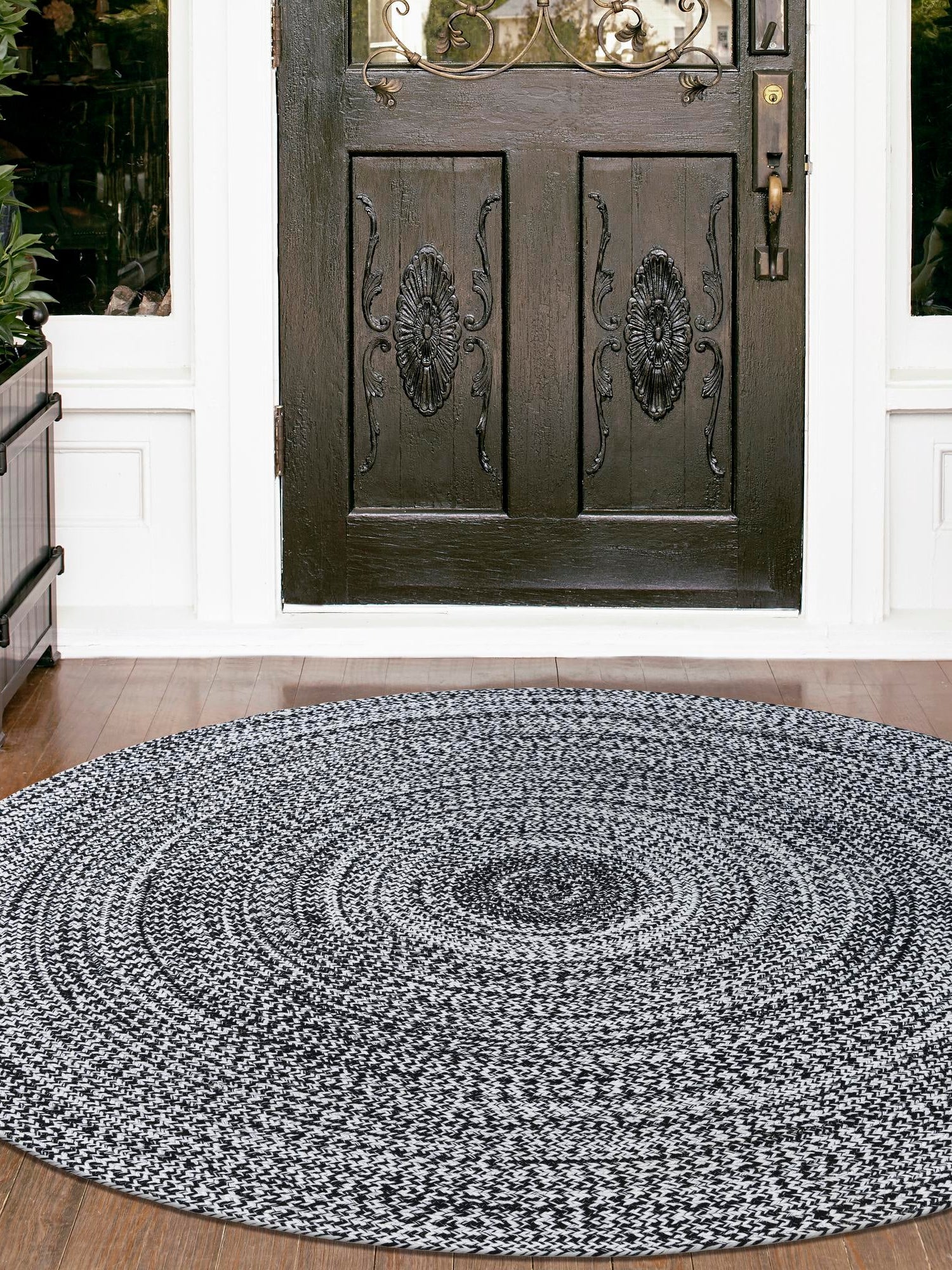 Washable Black and White 10' x 10' Eco Verse Indoor Outdoor Washable Round Area Rug Easy to Clean Stain Resistant & Durable Weather Resistant for Patio, Deck, Terrace, Balcony, Porch 100% PET Polyester (Recycled Plastic Bottles) for Sale at Rug Engine