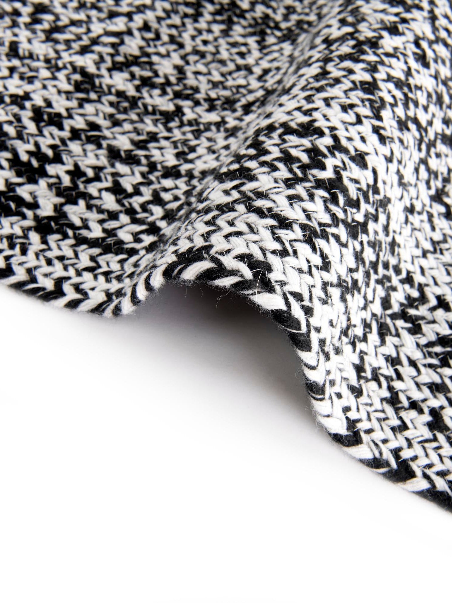 Washable Black and White 10' x 10' Eco Verse Indoor Outdoor Washable Round Area Rug Easy to Clean Stain Resistant & Durable Weather Resistant for Patio, Deck, Terrace, Balcony, Porch 100% PET Polyester (Recycled Plastic Bottles) for Sale at Rug Engine