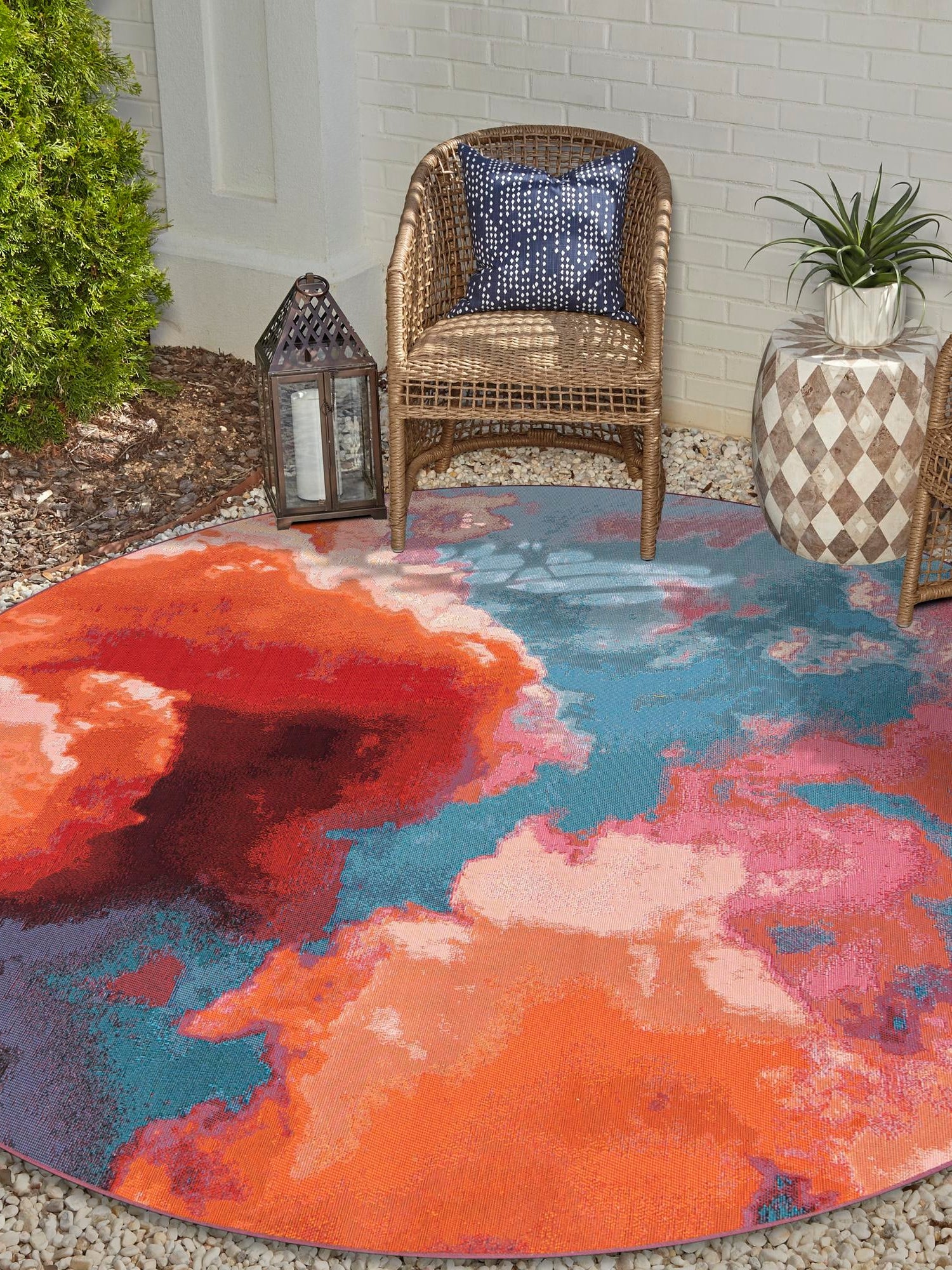 Gray and Pink 10' x 10' Outdoor Modern Round Area Rug Weather Resistant for Patio, Deck, Terrace, Balcony, Porch 100% Polypropylene Modern Outside Carpet for Sale at Rug Engine