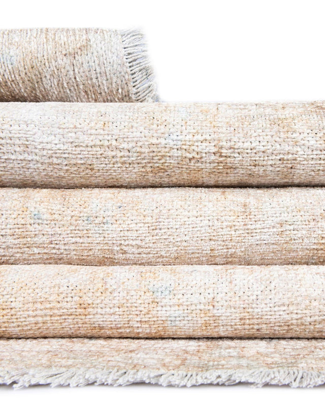 Ivory 5' 1 x 5' 1 Boutique Square Area Rug Chenille Polyester Cotton Traditional Oriental Inspired Classical Carpet for Living Rooms Dining Office Space Interior Design for Sale at Rug Engine