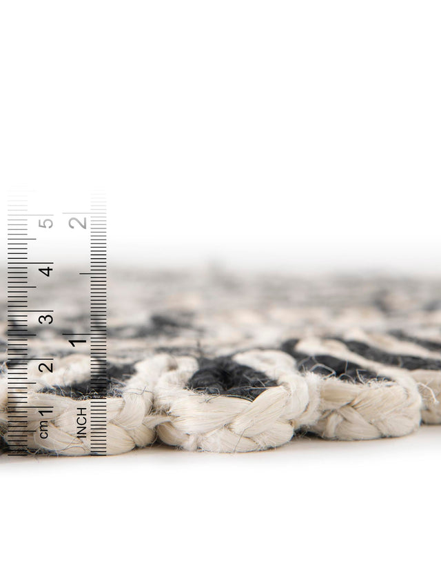 Black and White 4' 1 x 4' 1 Braided Jute Round Rug