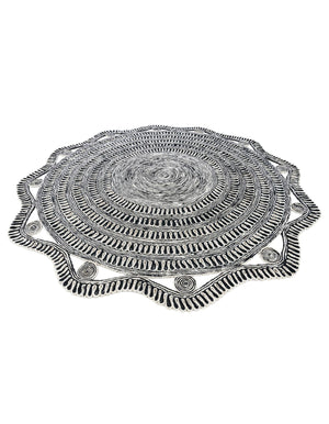 Black and White 8' x 8' Braided Jute Round Rug