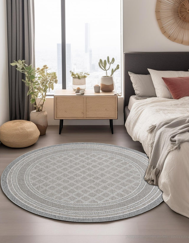 Gray 8' x 8' Outdoor Trellis Round Rug
