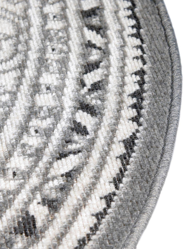 Gray 4' 1 x 6' 1 Williamsburg Oval Area Rug 100% Polypropylene With Cotton Backing Durable Easy Clean Stain Resistant Carpet for Sale at Rug Engine