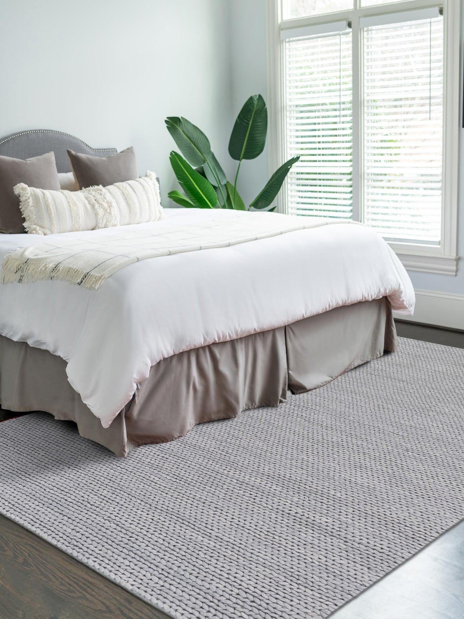 Space Gray 7' 10 x 10' Lana New Zealand Wool Rectangle Area Rug All Natural Premium Wool Hand Woven Carpet for Luxury Interior Home Design for Sale at Rug Engine