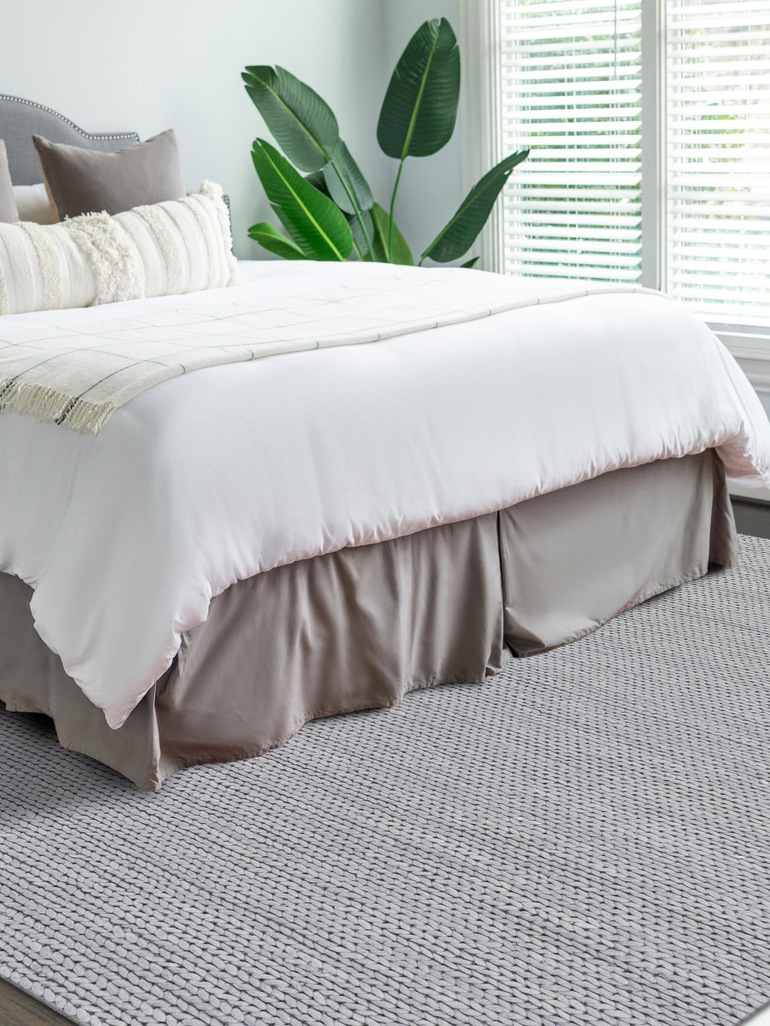 Space Gray 7' 10 x 10' Lana New Zealand Wool Rectangle Area Rug All Natural Premium Wool Hand Woven Carpet for Luxury Interior Home Design for Sale at Rug Engine
