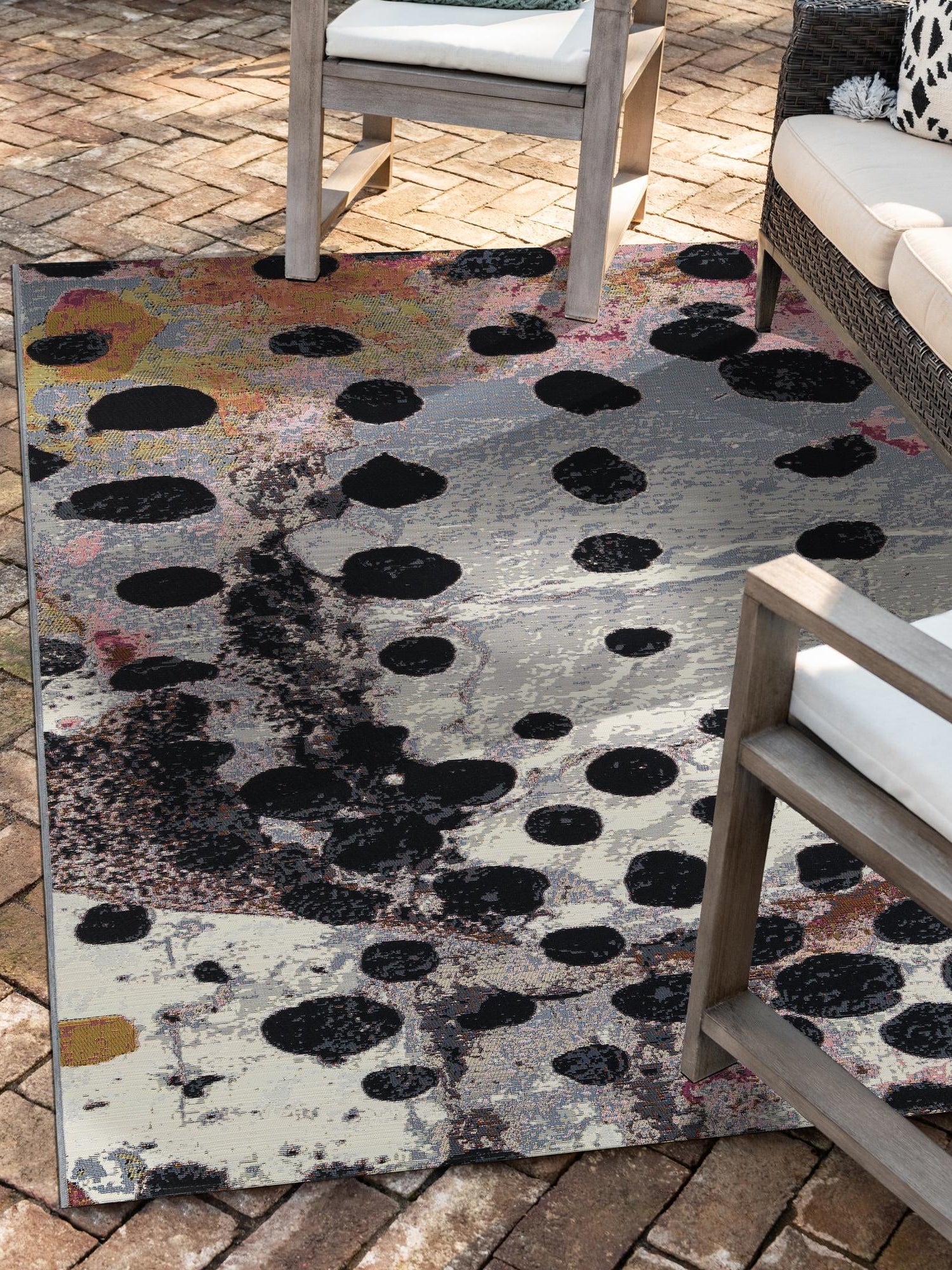 White and Black 2' x 3' 1 Outdoor Modern Rectangle Area Rug Weather Resistant for Patio, Deck, Terrace, Balcony, Porch 100% Polypropylene Modern Outside Carpet for Sale at Rug Engine