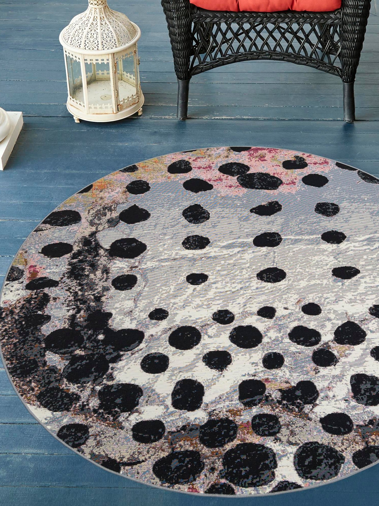 White and Black 10' x 10' Outdoor Modern Round Area Rug Weather Resistant for Patio, Deck, Terrace, Balcony, Porch 100% Polypropylene Modern Outside Carpet for Sale at Rug Engine