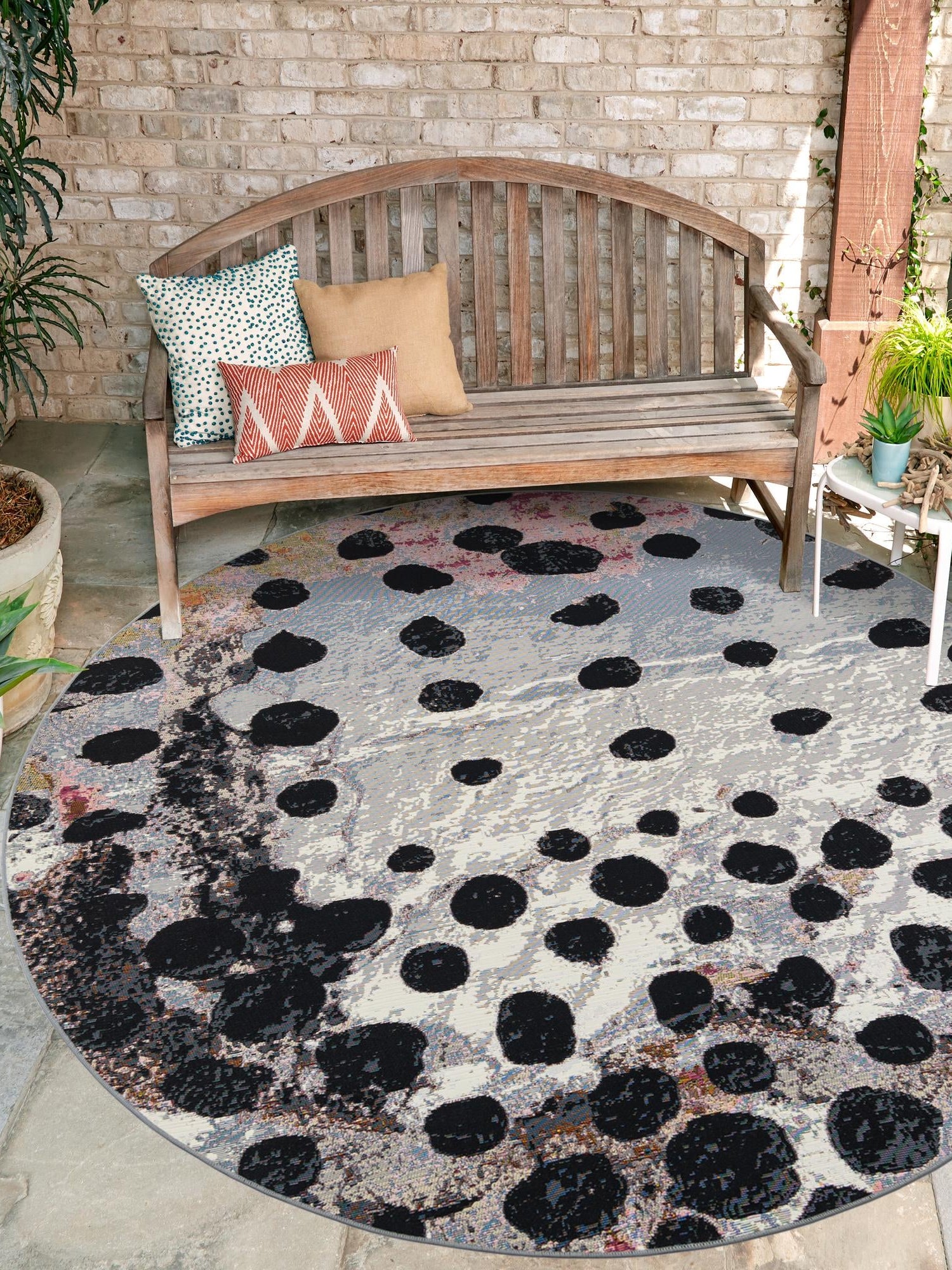 White and Black 3' 1 x 3' 1 Outdoor Modern Round Area Rug Weather Resistant for Patio, Deck, Terrace, Balcony, Porch 100% Polypropylene Modern Outside Carpet for Sale at Rug Engine