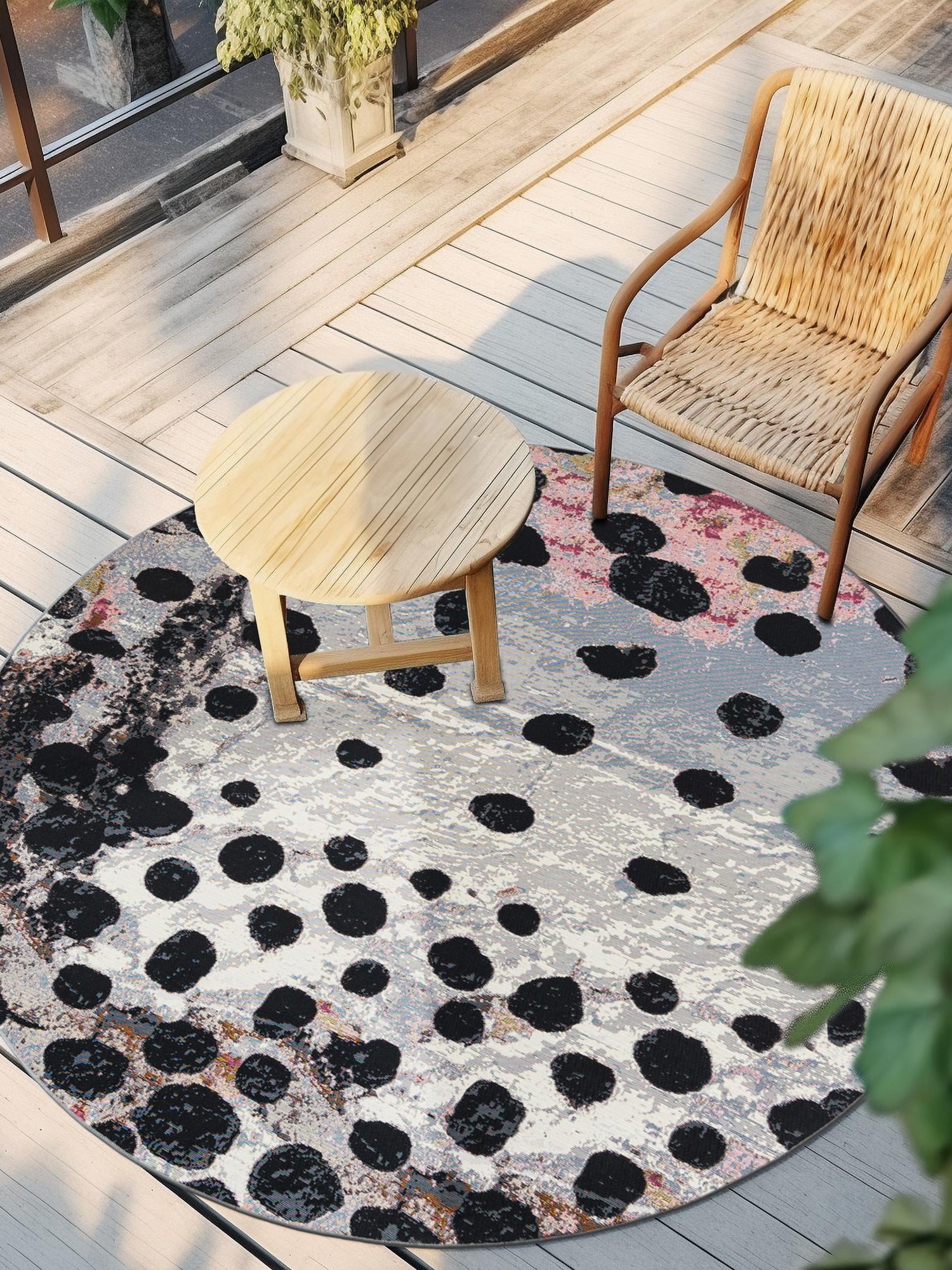 White and Black 4' 1 x 4' 1 Outdoor Modern Round Area Rug Weather Resistant for Patio, Deck, Terrace, Balcony, Porch 100% Polypropylene Modern Outside Carpet for Sale at Rug Engine