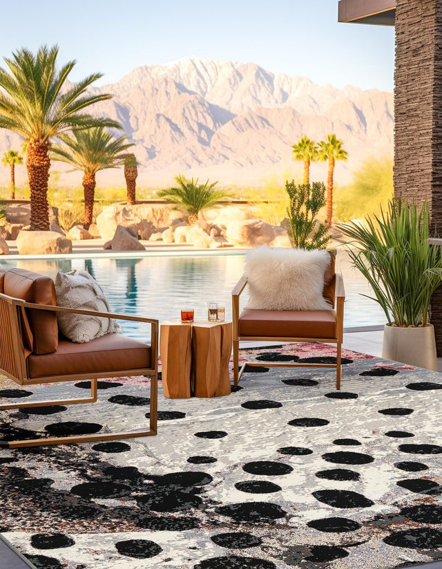 White and Black 10' x 10' Outdoor Modern Square Rug