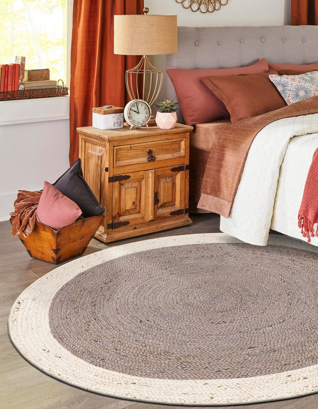 Gray and White 5' 1 x 5' 1 Braided Jute Round Rug