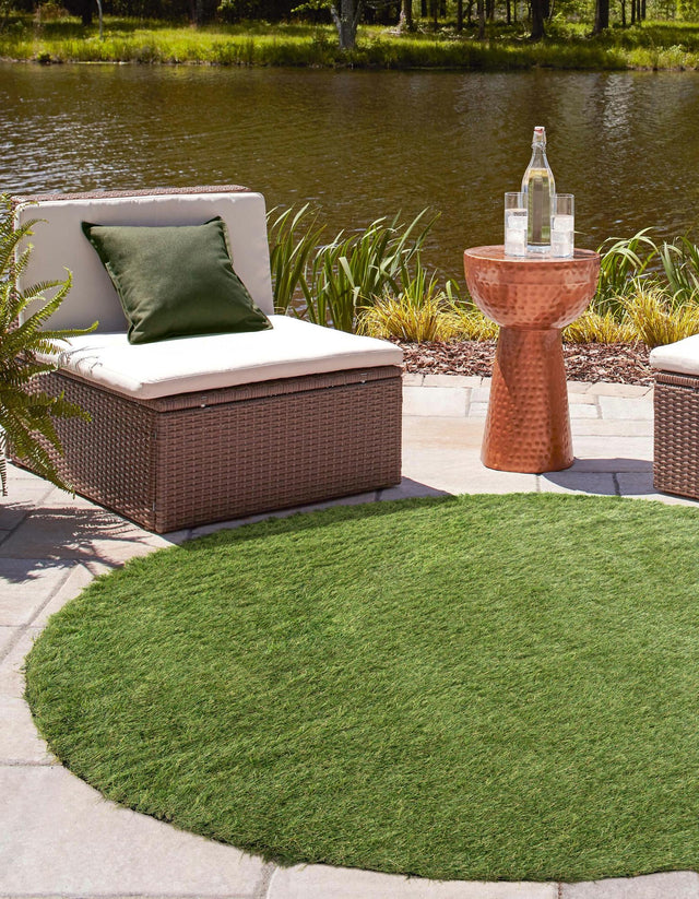 Green 5' 1 x 5' 1 Outdoor Grass Round Area Rug Thick Soft Touch Fluffy & Plush Shaggy Pile Weather Resistant for Patio, Deck, Terrace, Balcony, Porch