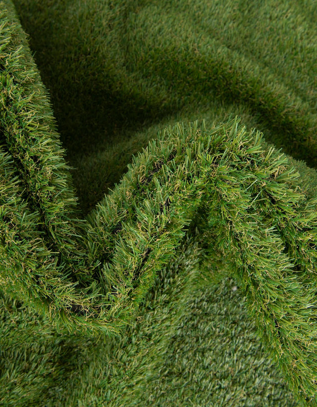 Green 5' 1 x 5' 1 Outdoor Grass Round Area Rug Thick Soft Touch Fluffy & Plush Shaggy Pile Weather Resistant for Patio, Deck, Terrace, Balcony, Porch