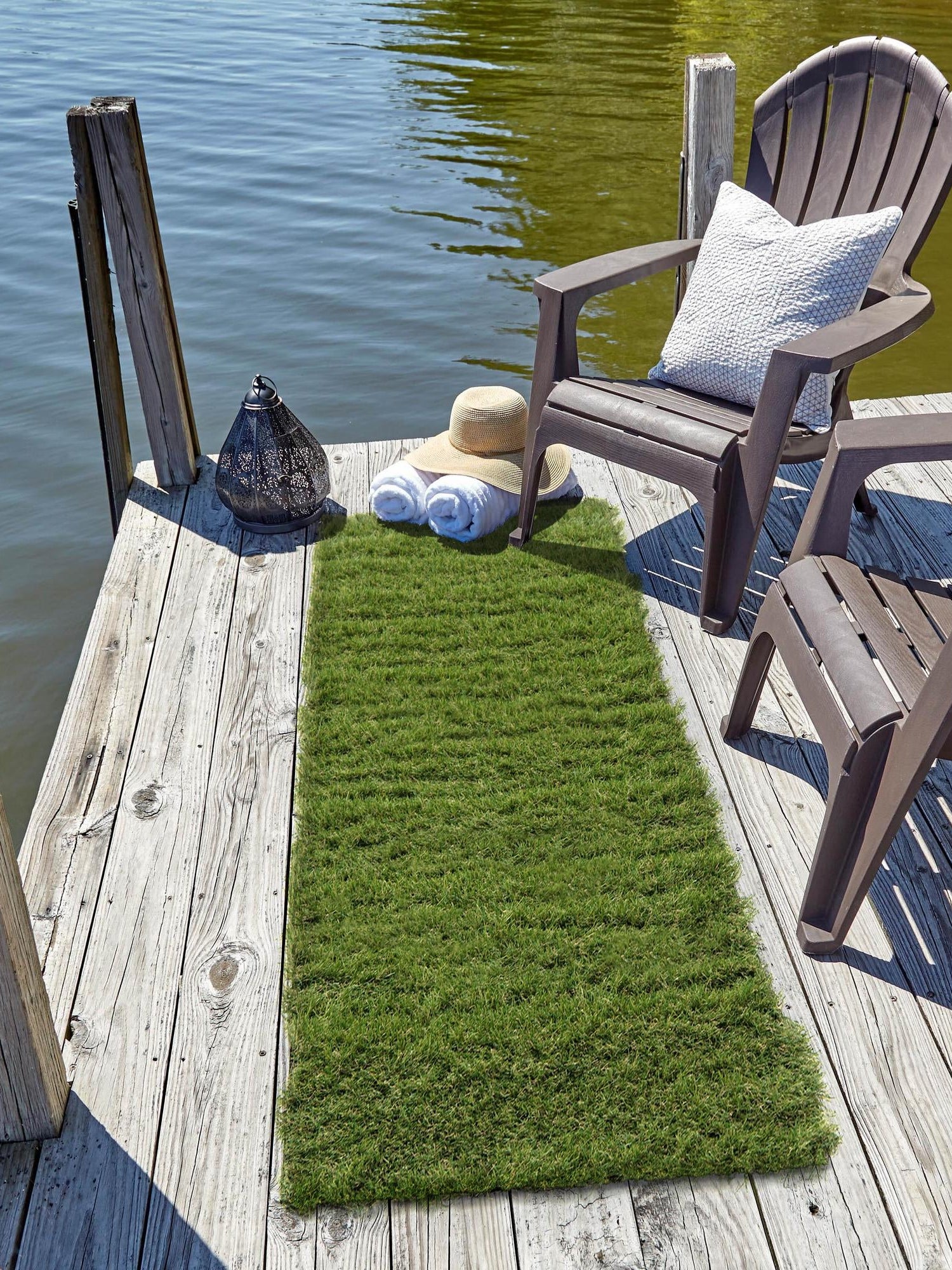 Green 2' 7 x 8' Outdoor Grass Runner Area Rug Thick Soft Touch Fluffy & Plush Shaggy Pile Weather Resistant for Patio, Deck, Terrace, Balcony, Porch