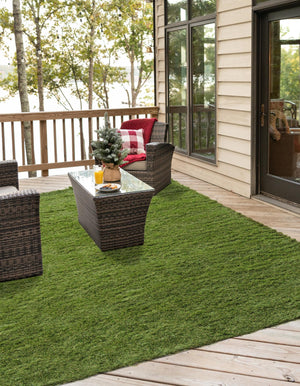 Green 7' 10 x 7' 10 Outdoor Grass Square Area Rug Thick Soft Touch Fluffy & Plush Shaggy Pile Weather Resistant for Patio, Deck, Terrace, Balcony, Porch